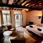 Le Gustave - Sauna, Jacuzzi & Terrasse A