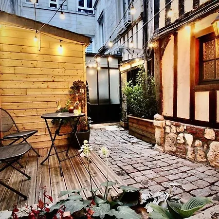 Le Gustave - Sauna, Jacuzzi & Terrasse A